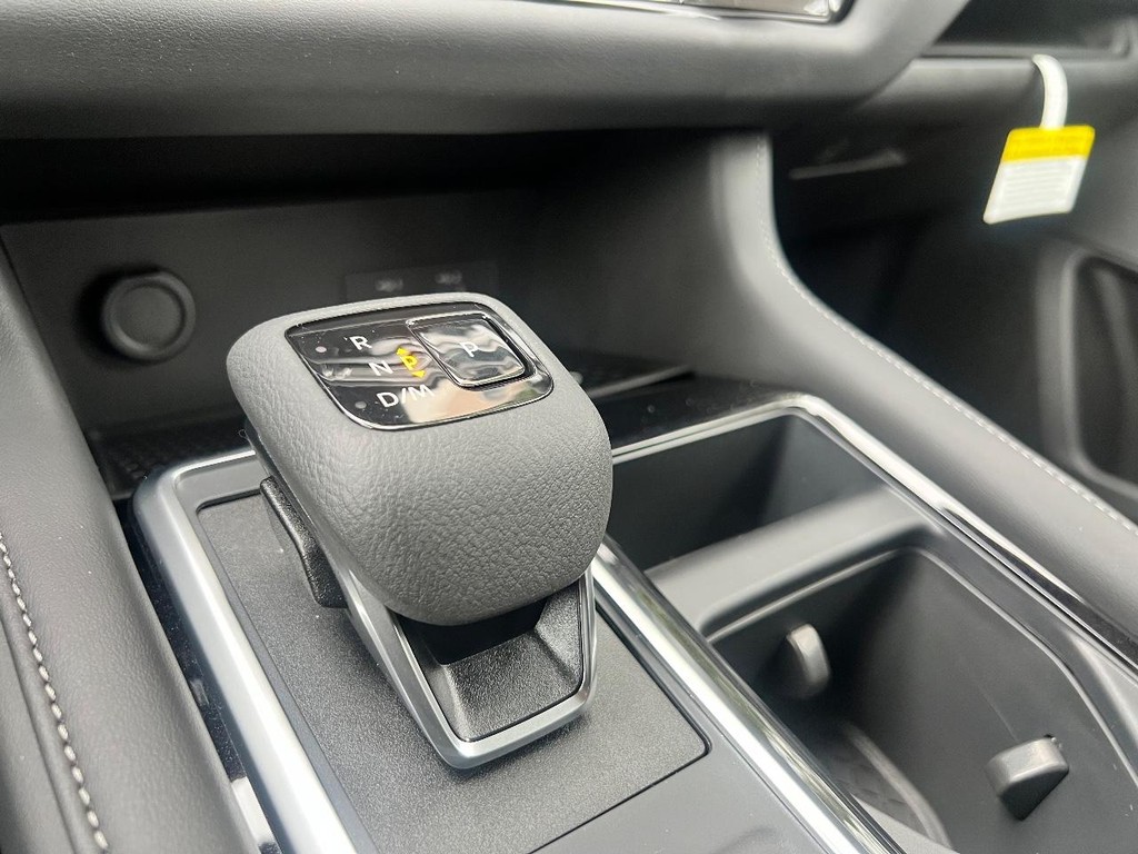 Nissan Pathfinder Vehicle Full-screen Gallery Image 14