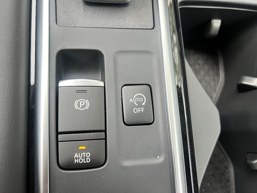 Nissan Pathfinder Vehicle Full-screen Gallery Image 15