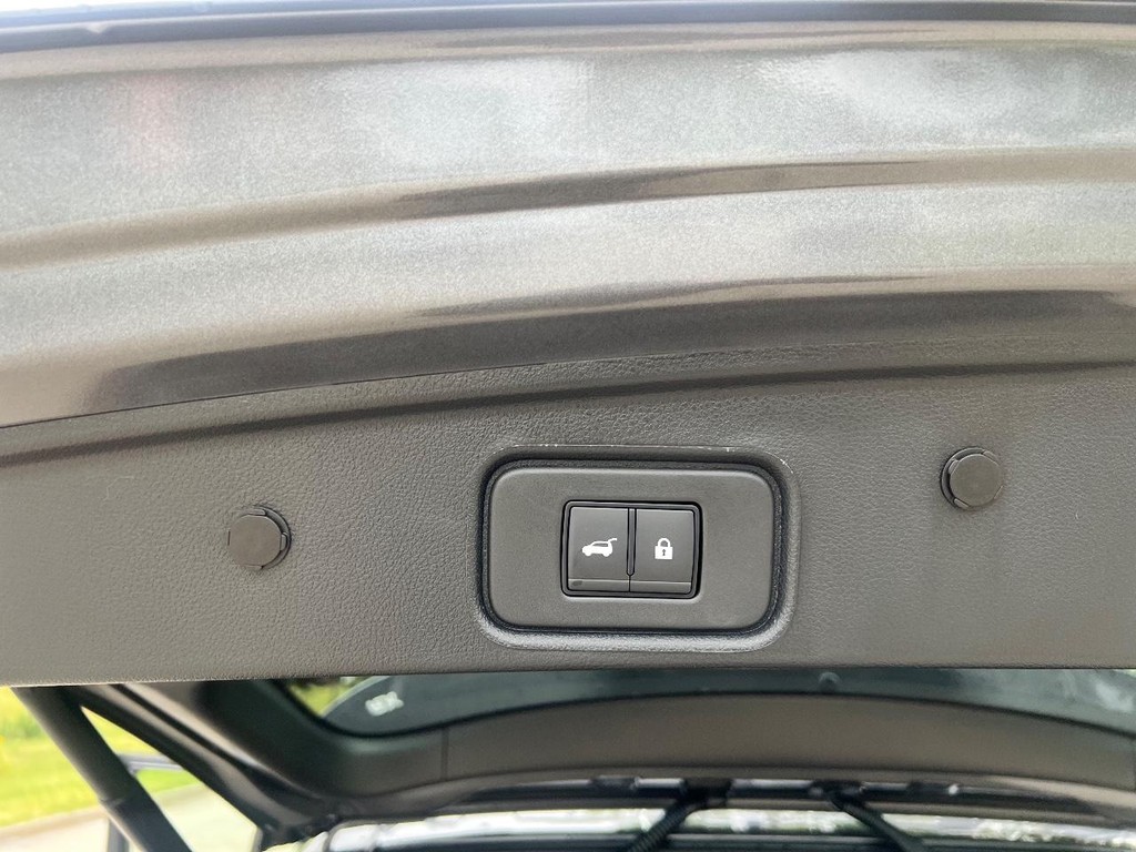 Nissan Pathfinder Vehicle Full-screen Gallery Image 22