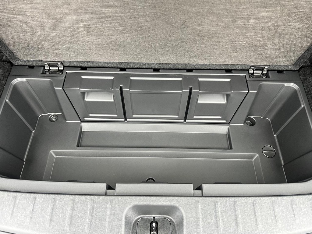 Nissan Pathfinder Vehicle Full-screen Gallery Image 23