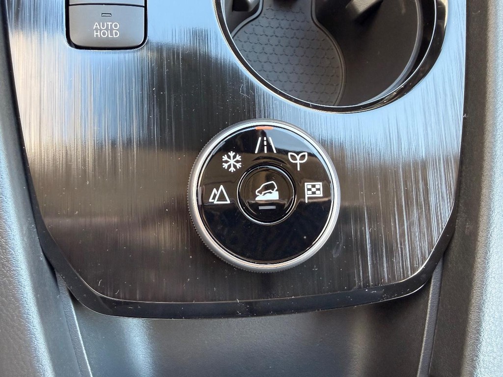 Nissan Rogue Vehicle Full-screen Gallery Image 07