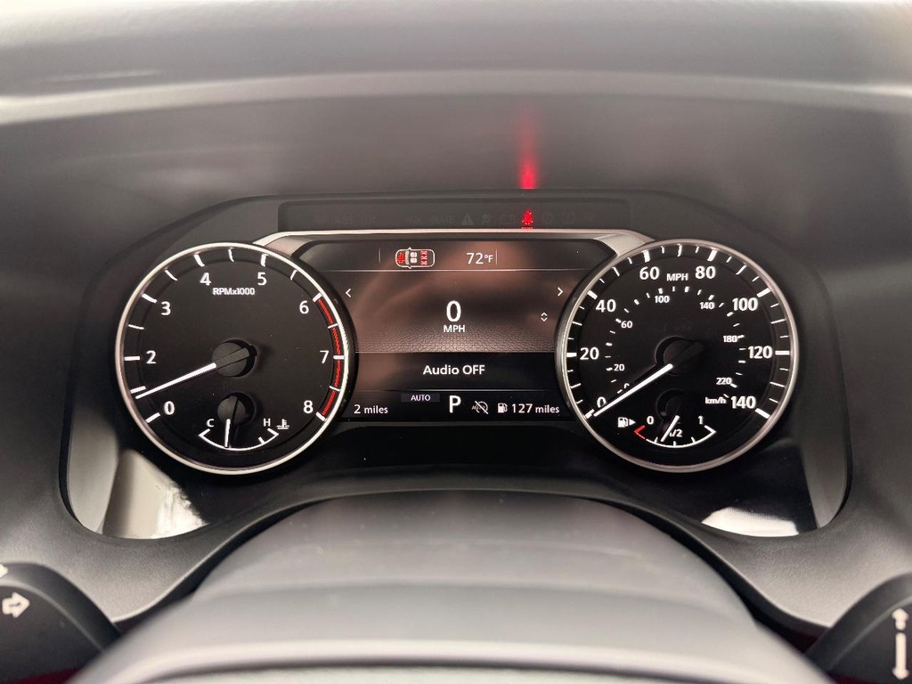 Nissan Rogue Vehicle Full-screen Gallery Image 15