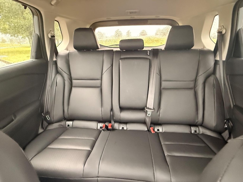 Nissan Rogue Vehicle Full-screen Gallery Image 21