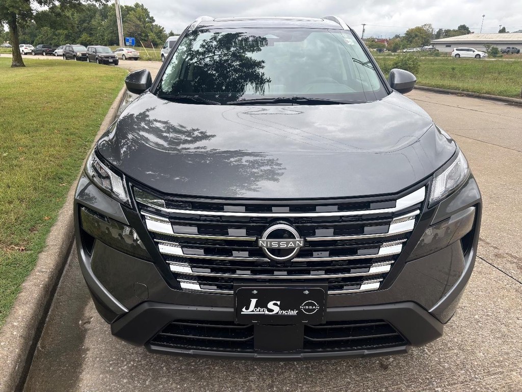 Nissan Rogue Vehicle Full-screen Gallery Image 17