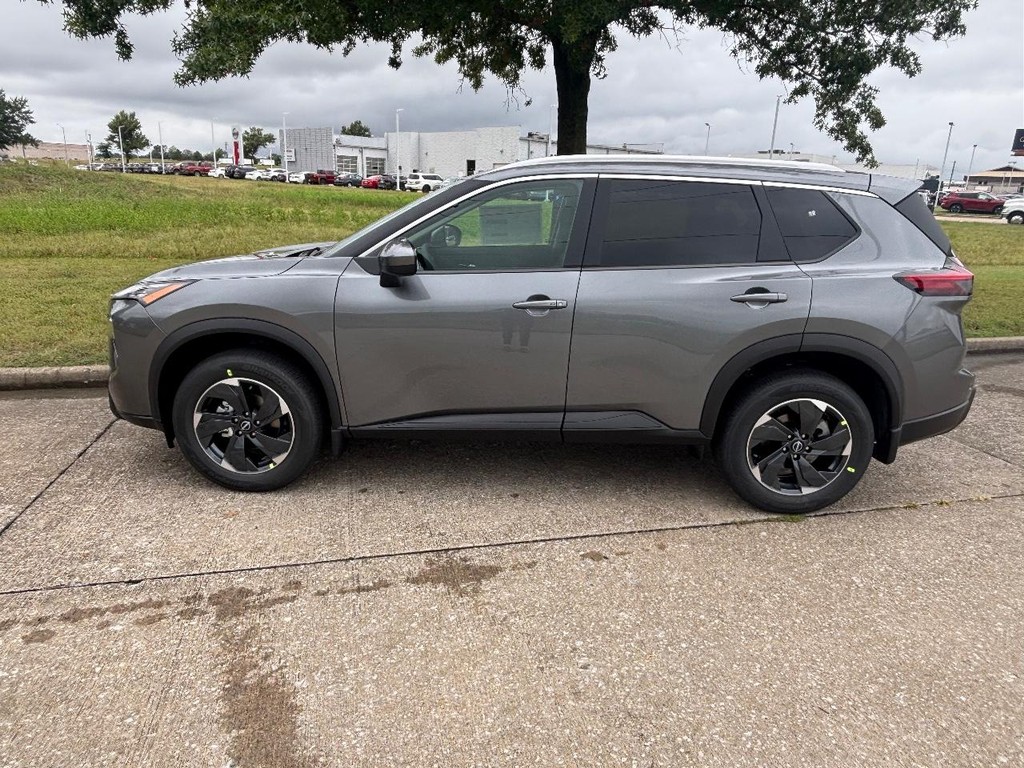 Nissan Rogue Vehicle Full-screen Gallery Image 18