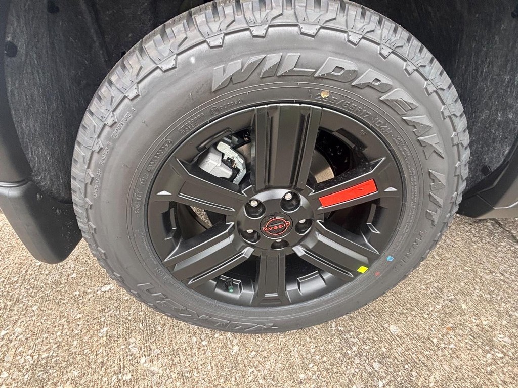 Nissan Rogue Vehicle Full-screen Gallery Image 16