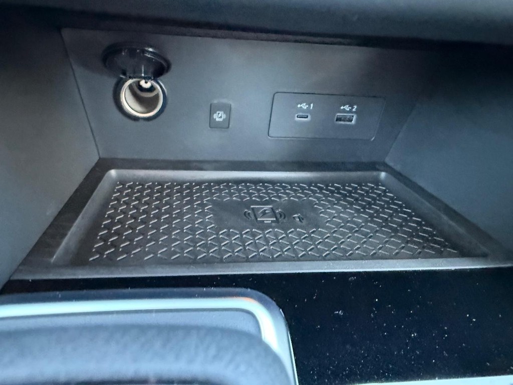 Nissan Pathfinder Vehicle Full-screen Gallery Image 06