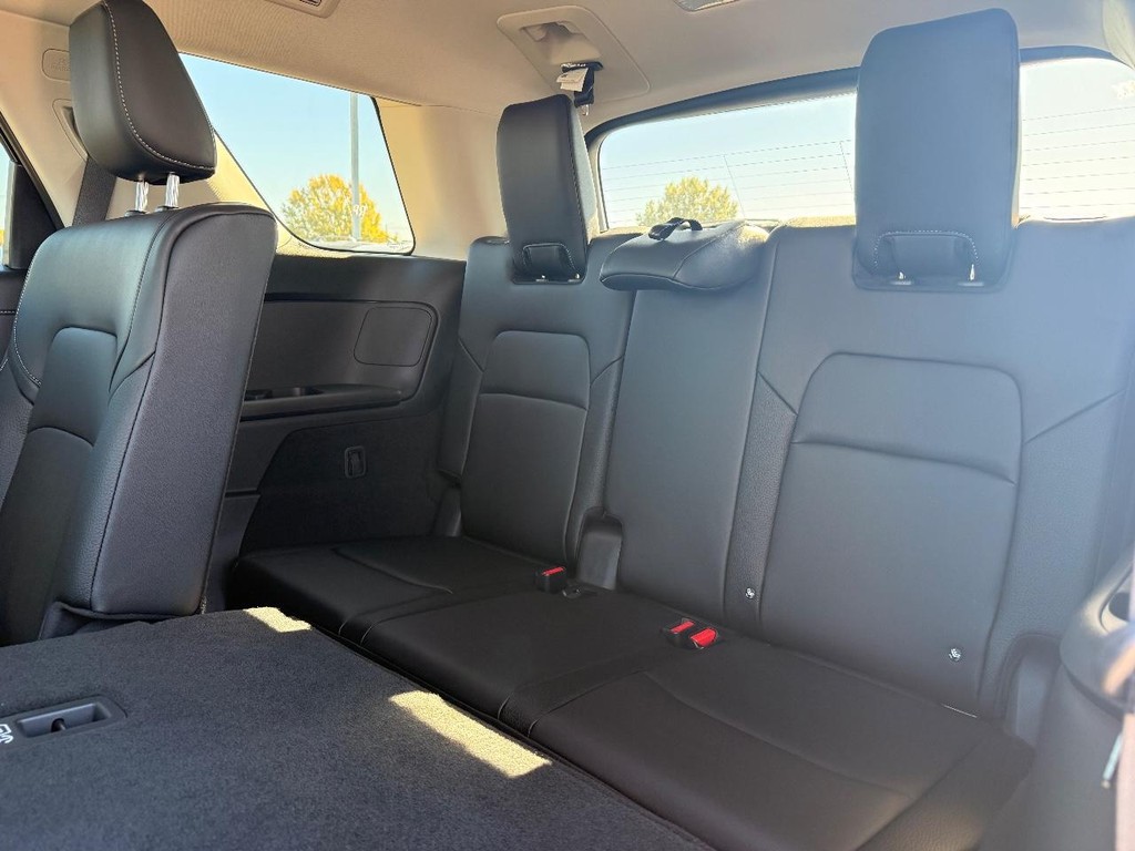 Nissan Pathfinder Vehicle Full-screen Gallery Image 20