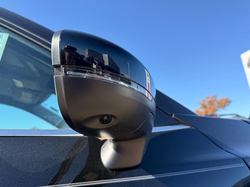 Nissan Pathfinder Vehicle Full-screen Gallery Image 27