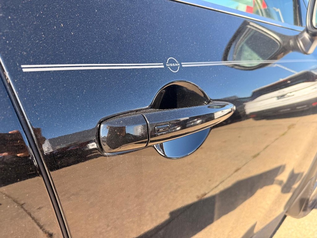 Nissan Pathfinder Vehicle Full-screen Gallery Image 28