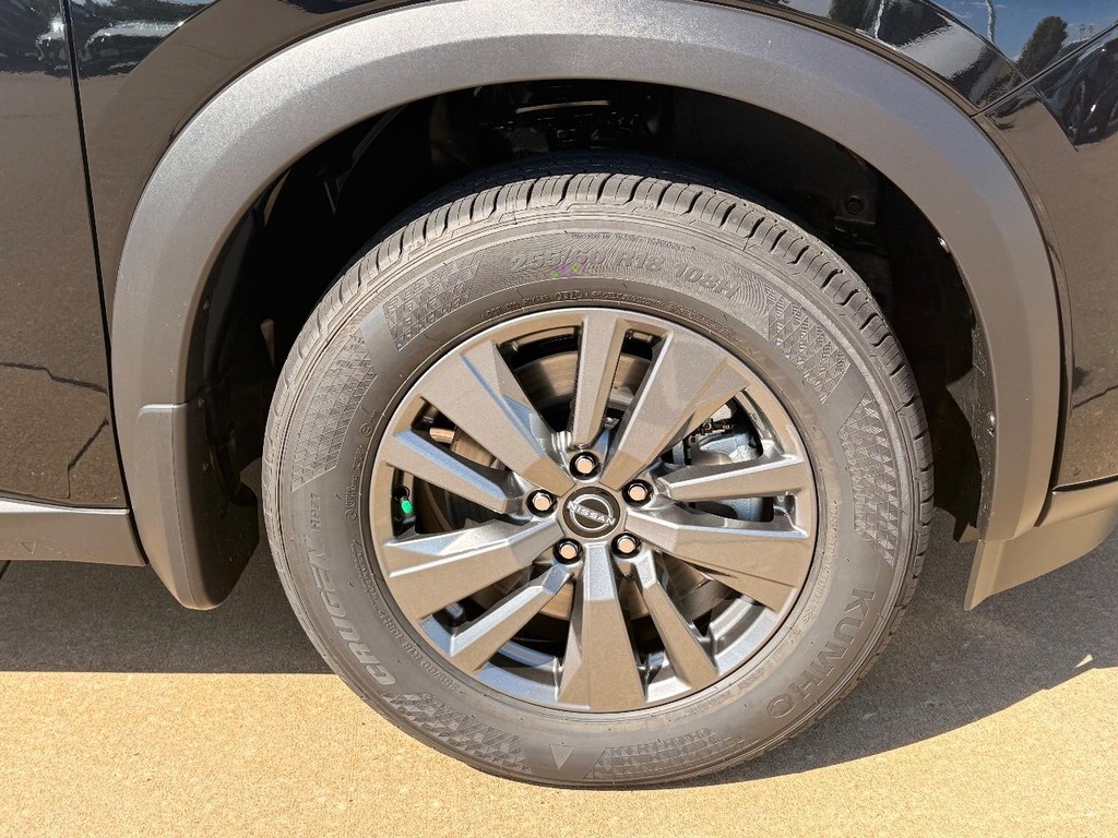 Nissan Pathfinder Vehicle Full-screen Gallery Image 23