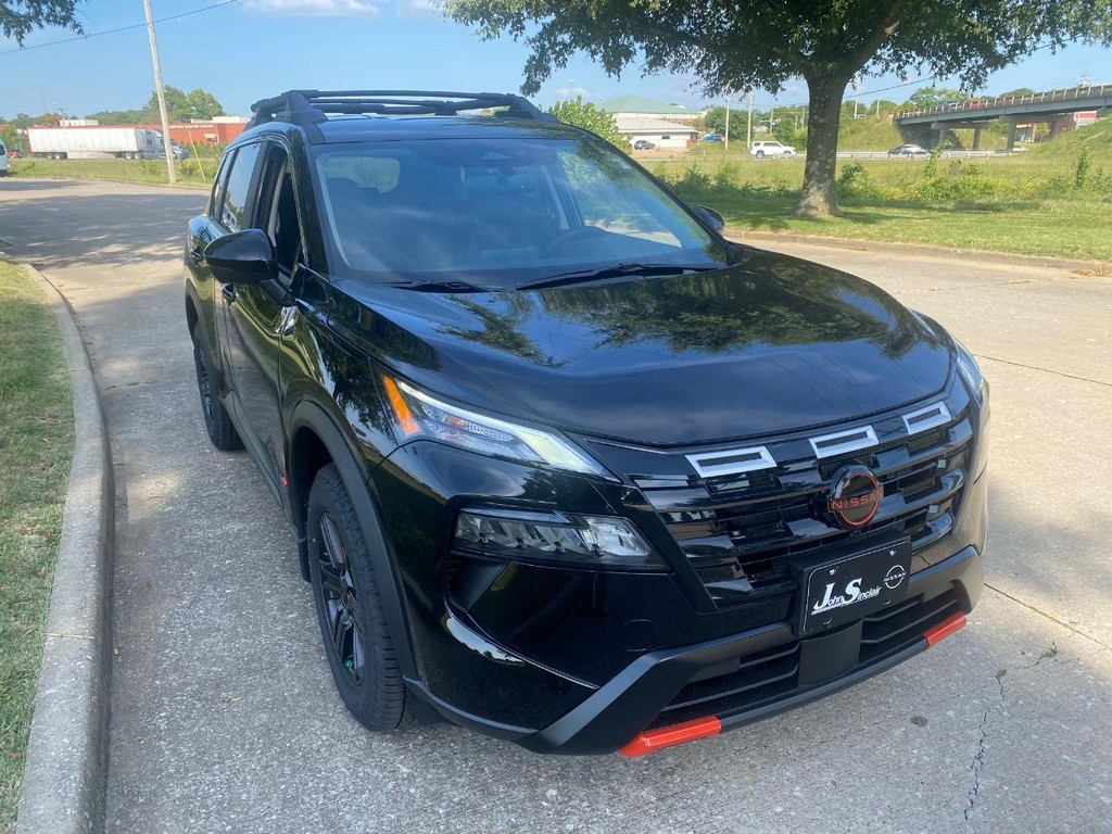 Nissan Rogue Vehicle Full-screen Gallery Image 08