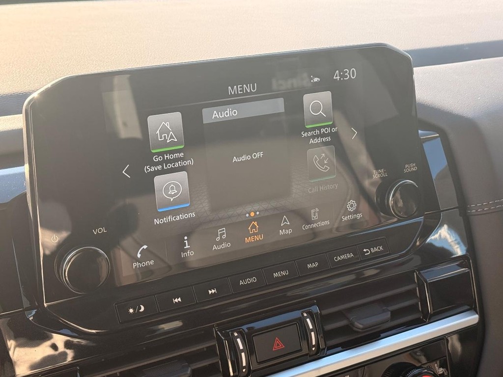 Nissan Pathfinder Vehicle Full-screen Gallery Image 08