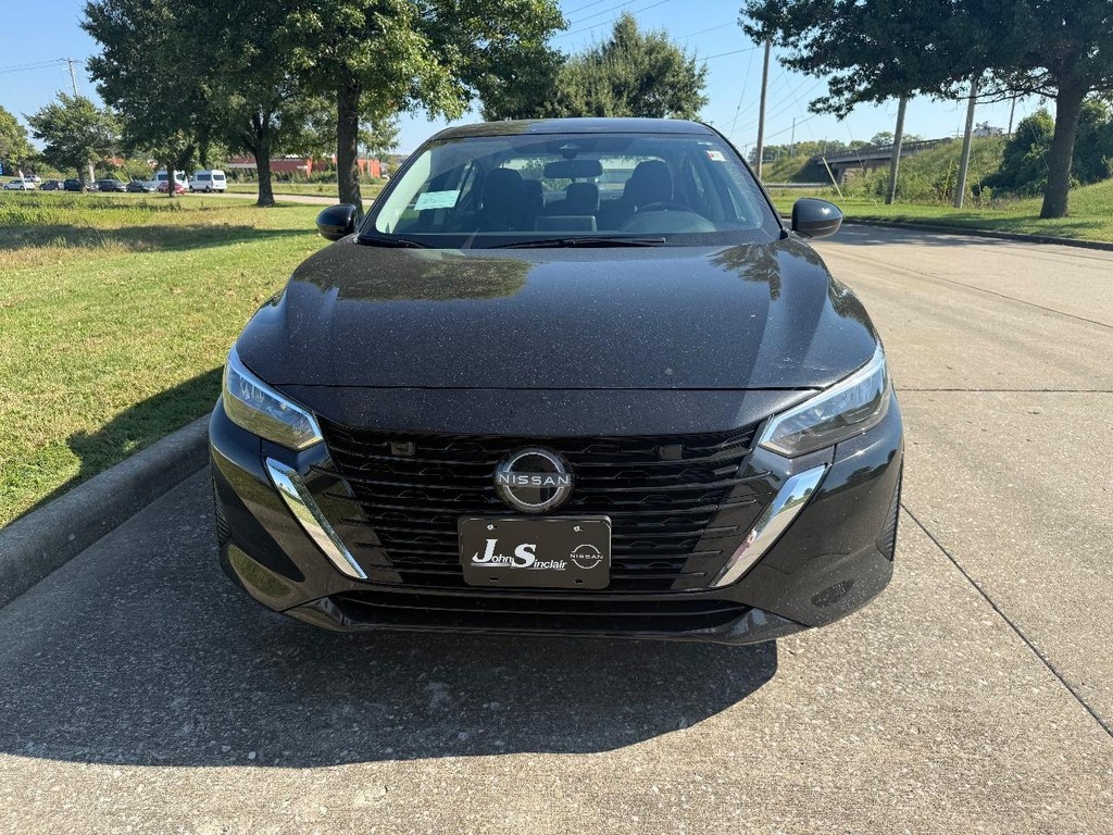 Nissan Sentra Vehicle Full-screen Gallery Image 16