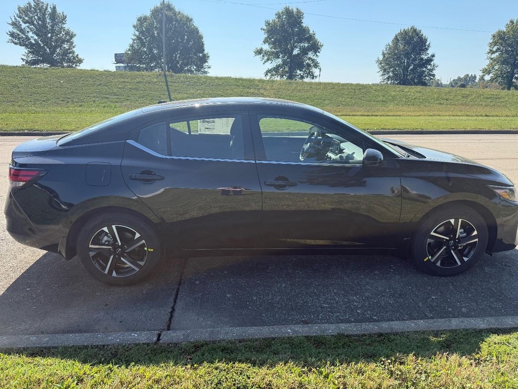 Nissan Sentra Vehicle Full-screen Gallery Image 19