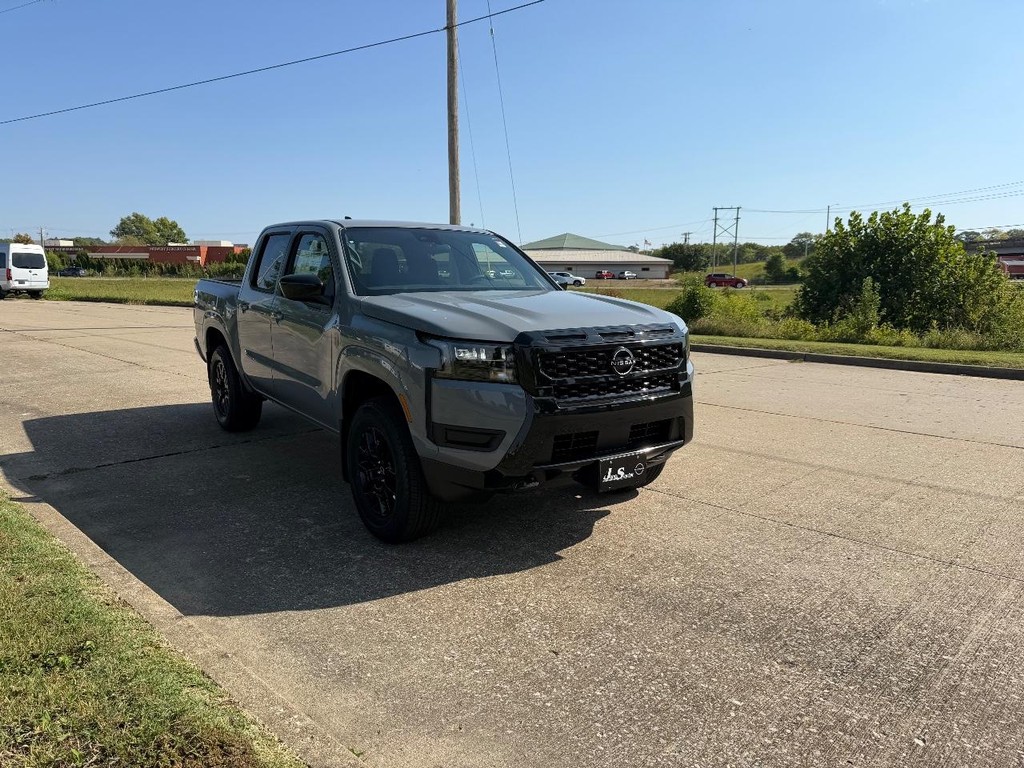 Nissan Frontier Vehicle Full-screen Gallery Image 07