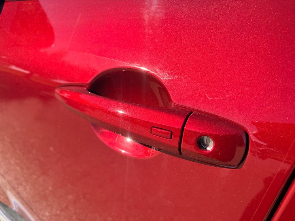 Nissan Rogue Vehicle Full-screen Gallery Image 29