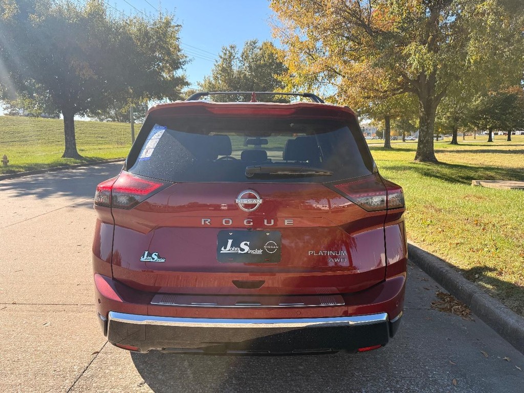 Nissan Rogue Vehicle Full-screen Gallery Image 34