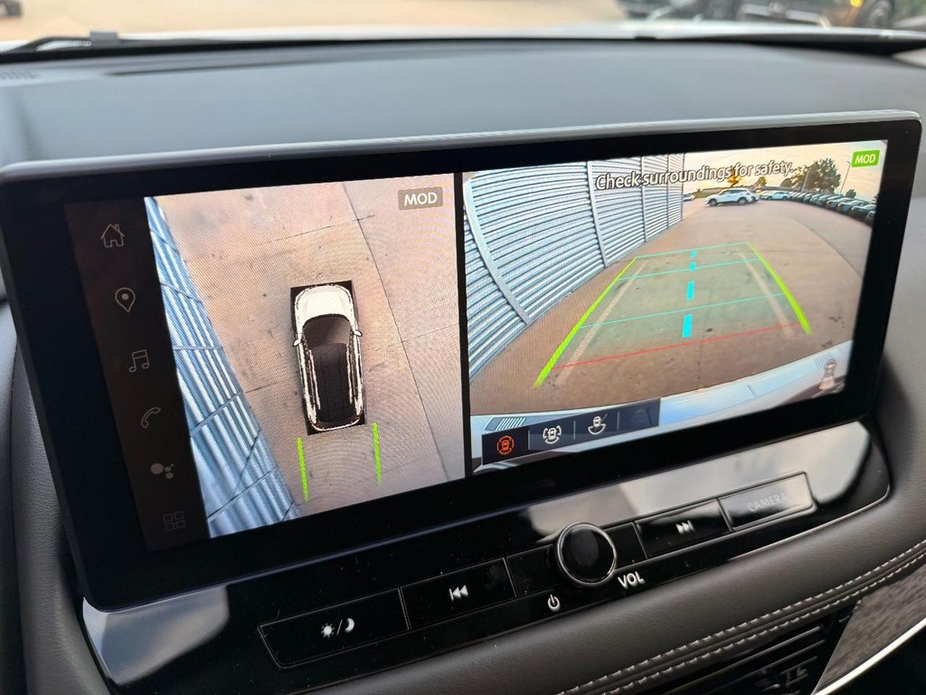 Nissan Rogue Vehicle Full-screen Gallery Image 02