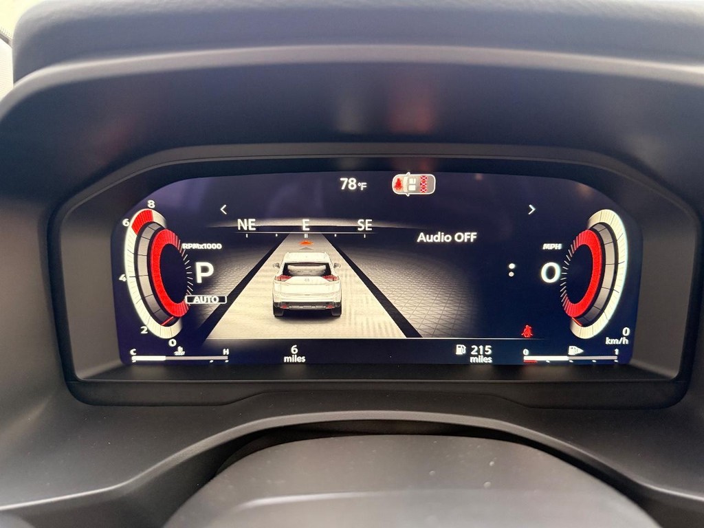 Nissan Rogue Vehicle Full-screen Gallery Image 15