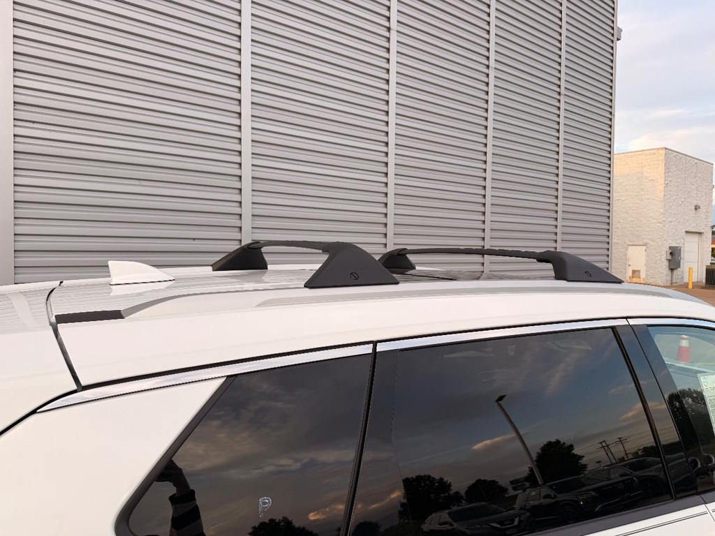 Nissan Rogue Vehicle Full-screen Gallery Image 27