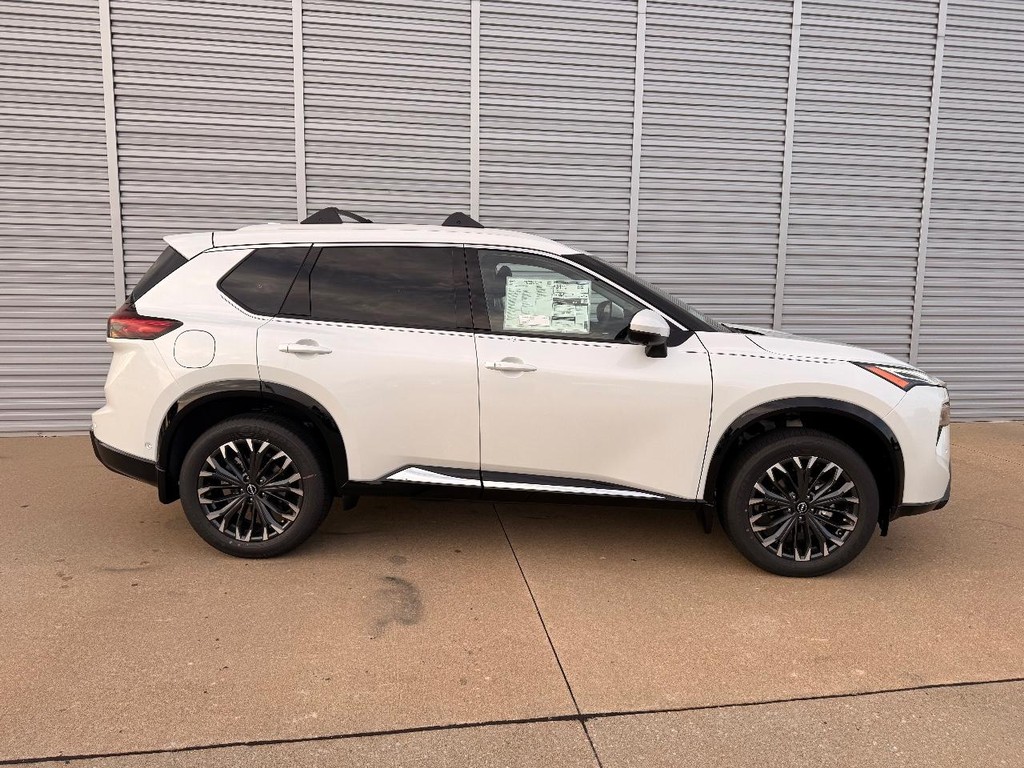 Nissan Rogue Vehicle Full-screen Gallery Image 30