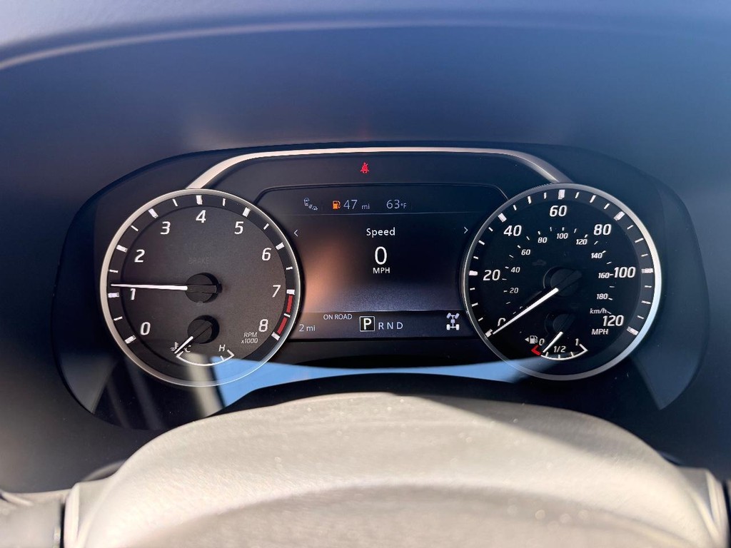 Nissan Frontier Vehicle Full-screen Gallery Image 13