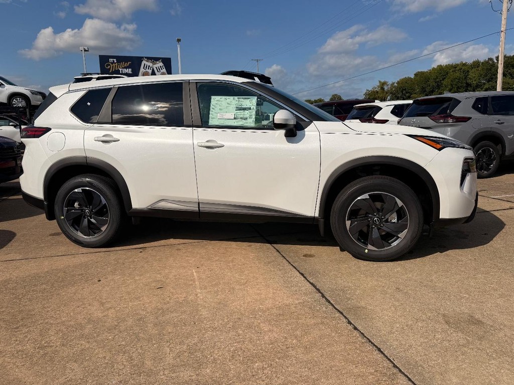 Nissan Rogue Vehicle Full-screen Gallery Image 21