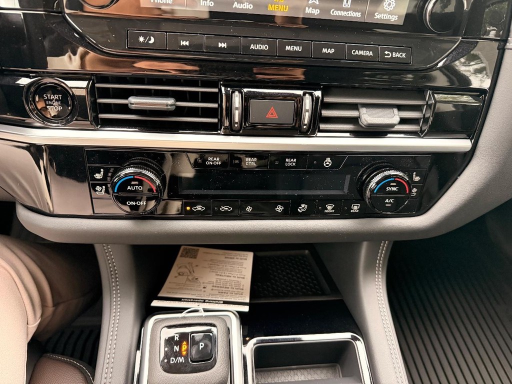 Nissan Pathfinder Vehicle Full-screen Gallery Image 34