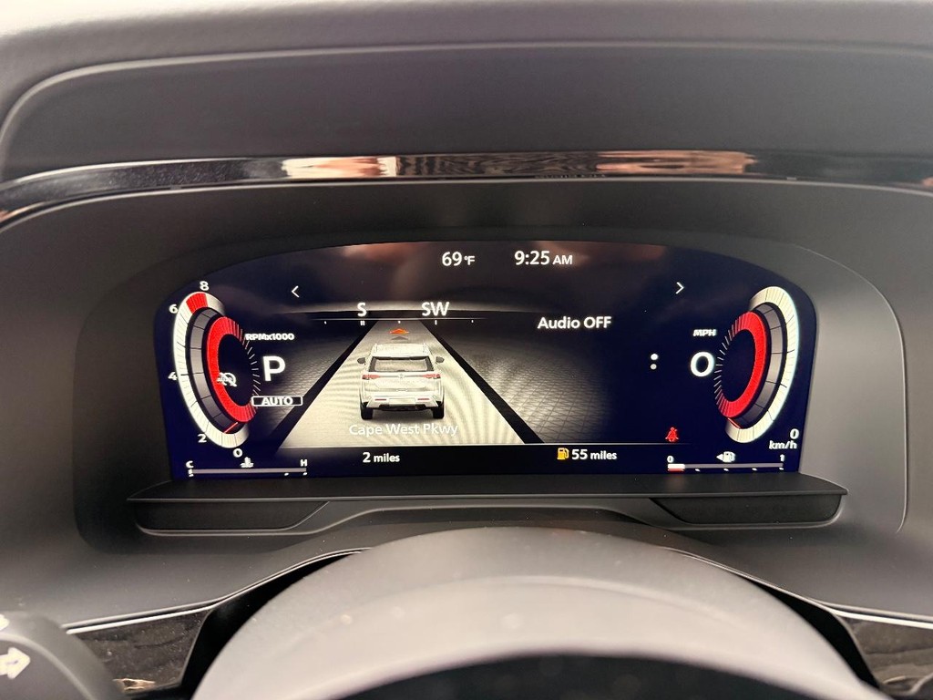 Nissan Pathfinder Vehicle Full-screen Gallery Image 37