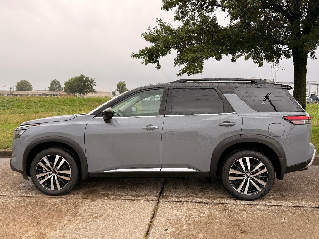 Nissan Pathfinder Vehicle Full-screen Gallery Image 41