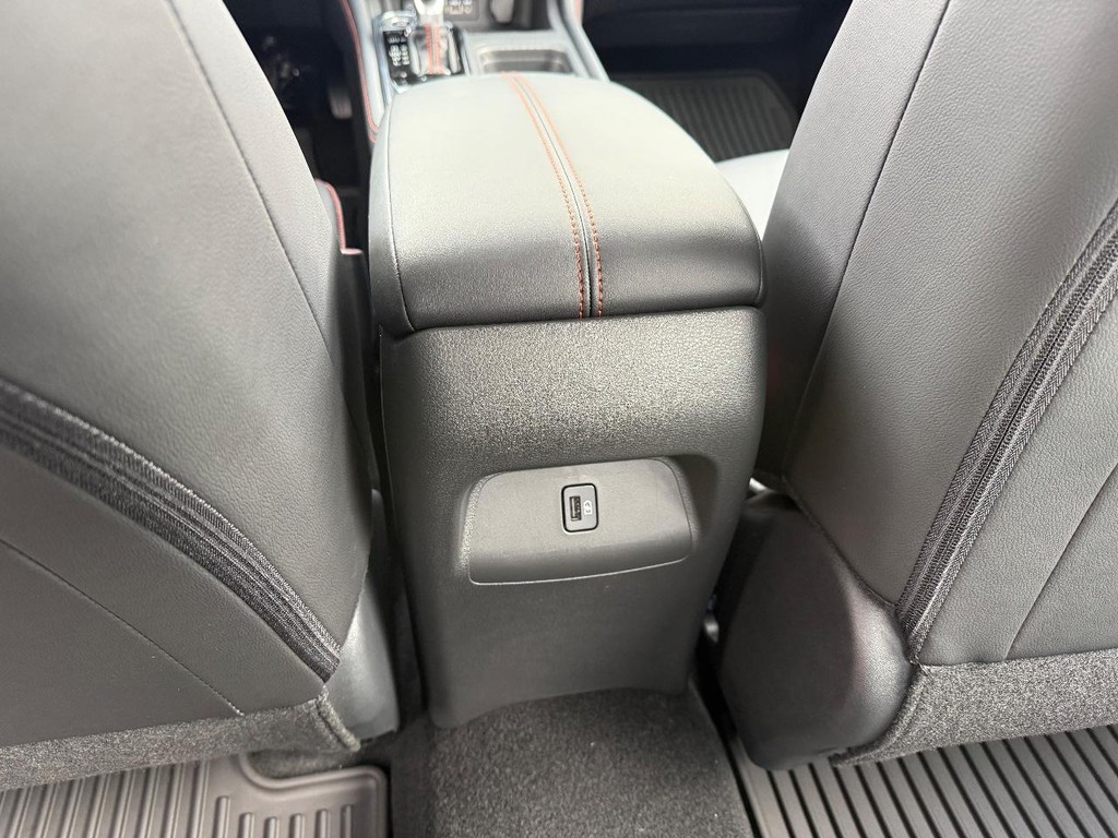 Nissan Sentra Vehicle Full-screen Gallery Image 22