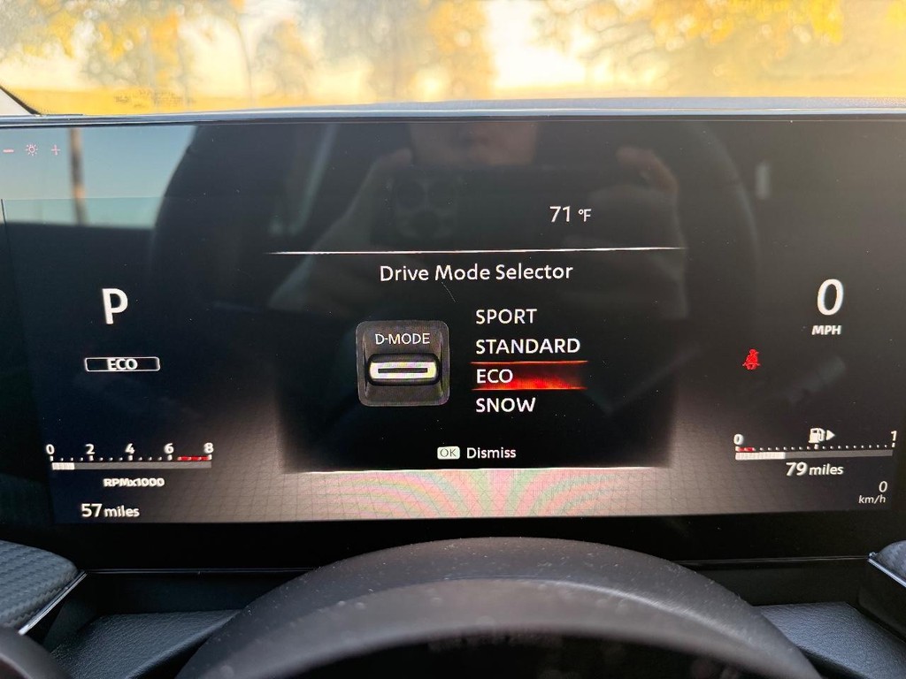 Nissan Kicks Vehicle Full-screen Gallery Image 05