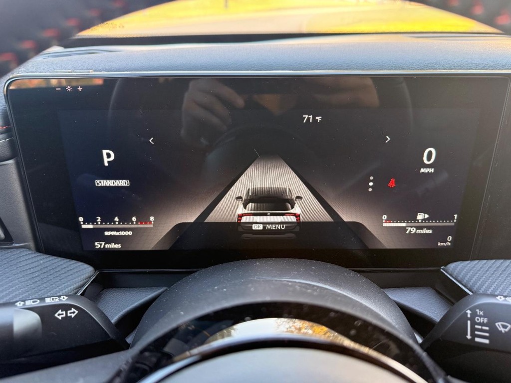 Nissan Kicks Vehicle Full-screen Gallery Image 14