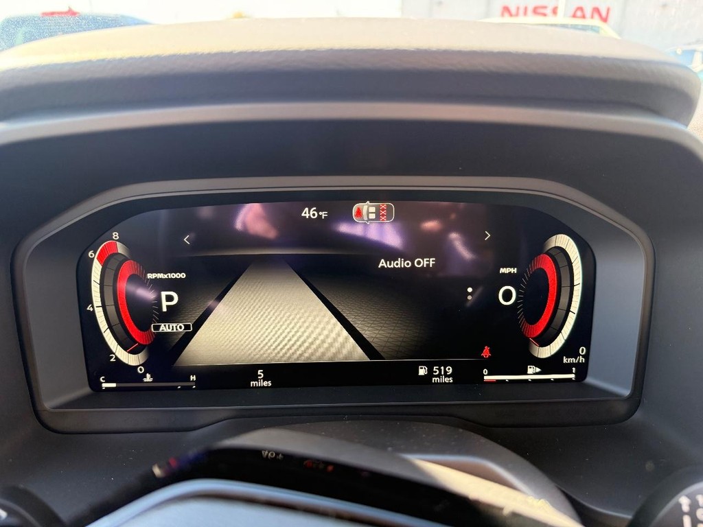 Nissan Rogue Vehicle Full-screen Gallery Image 12