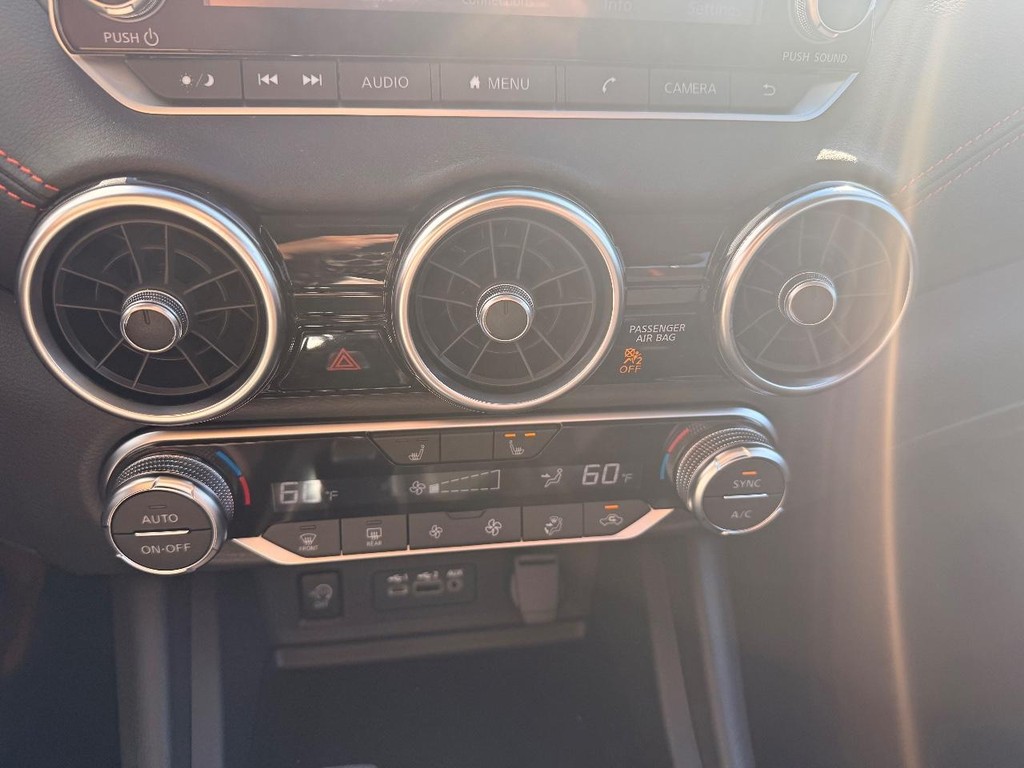 Nissan Sentra Vehicle Full-screen Gallery Image 08