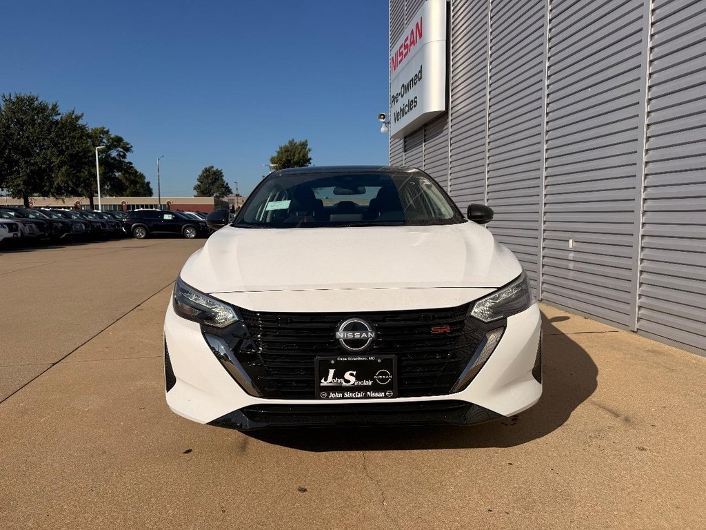 Nissan Sentra Vehicle Full-screen Gallery Image 21