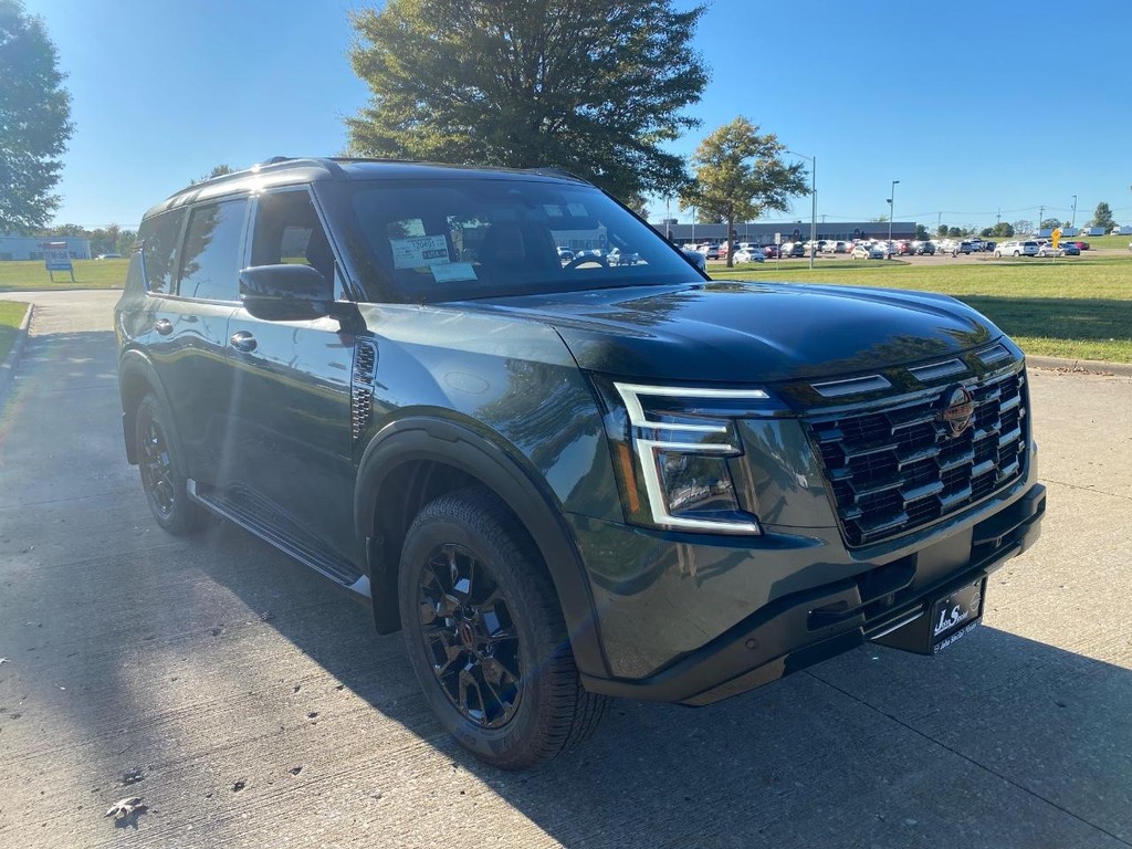 Nissan Armada Vehicle Full-screen Gallery Image 16