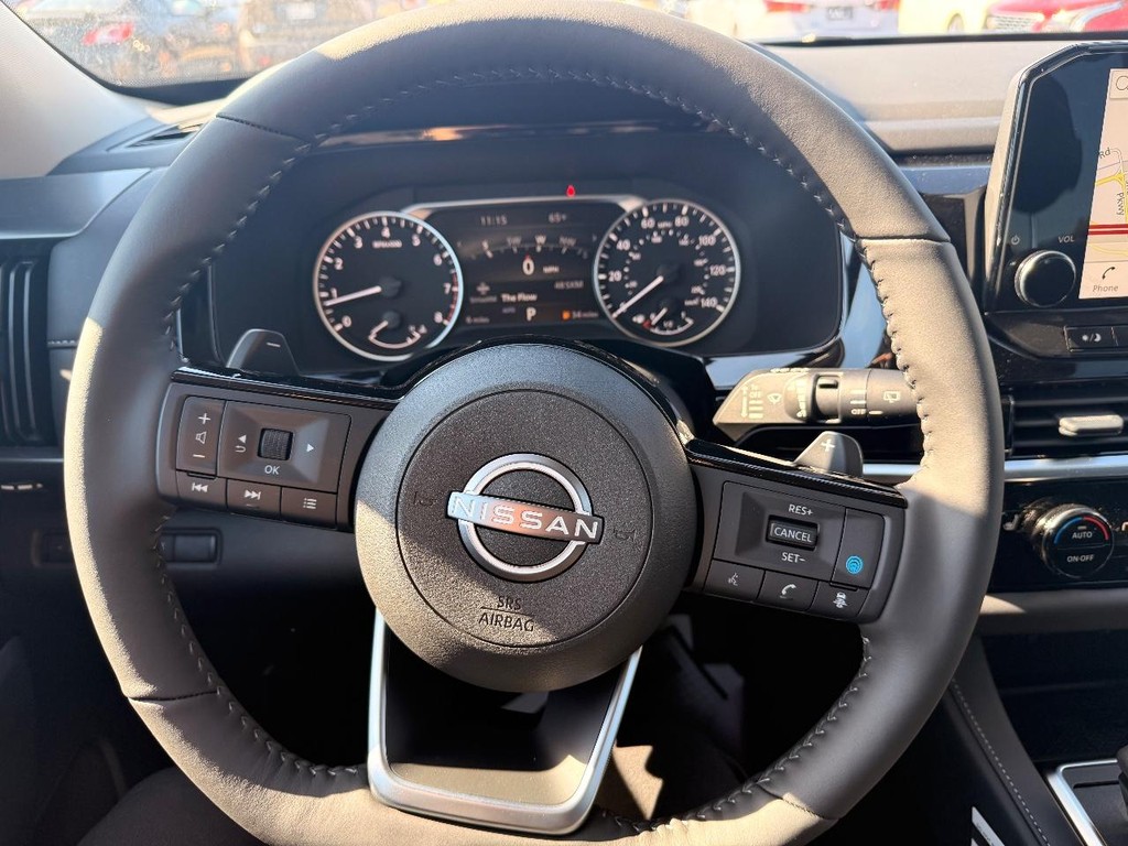 Nissan Pathfinder Vehicle Full-screen Gallery Image 07