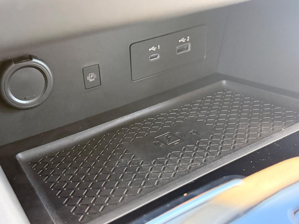 Nissan Pathfinder Vehicle Full-screen Gallery Image 09