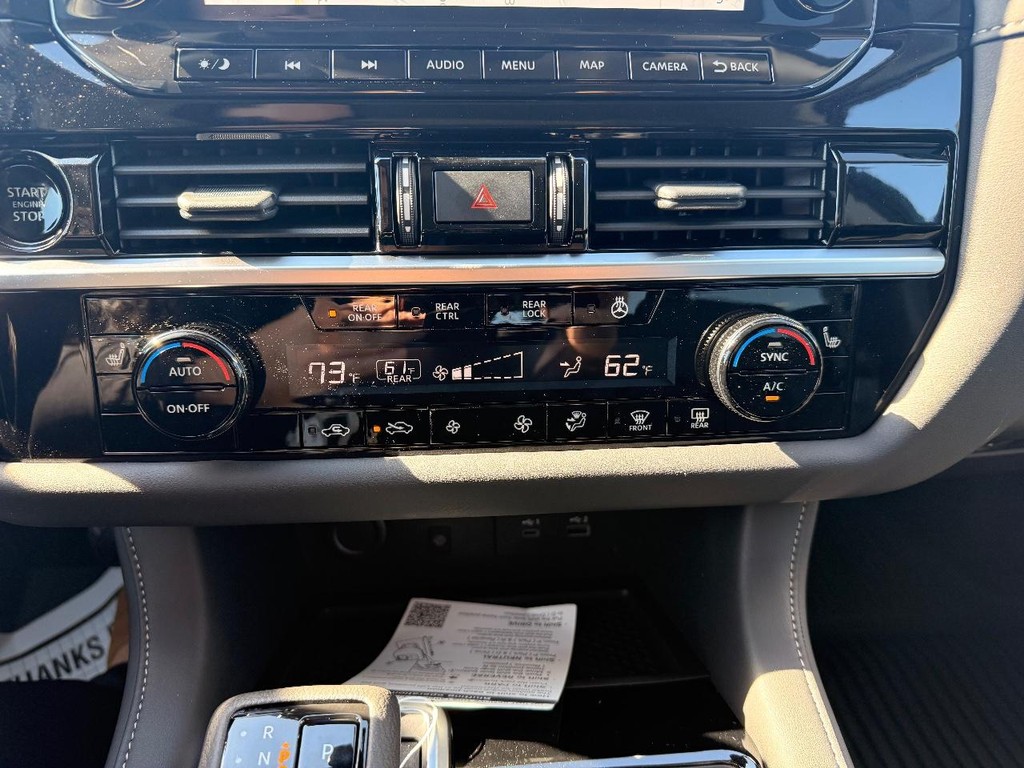 Nissan Pathfinder Vehicle Full-screen Gallery Image 10