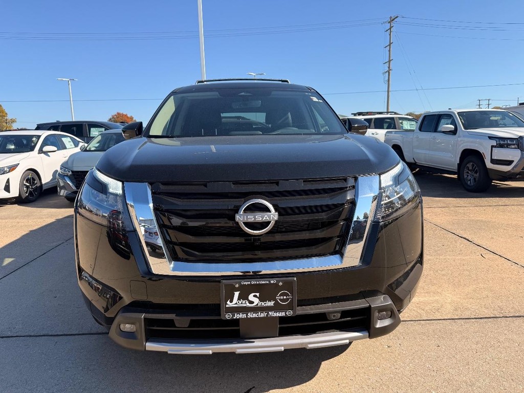 Nissan Pathfinder Vehicle Full-screen Gallery Image 30