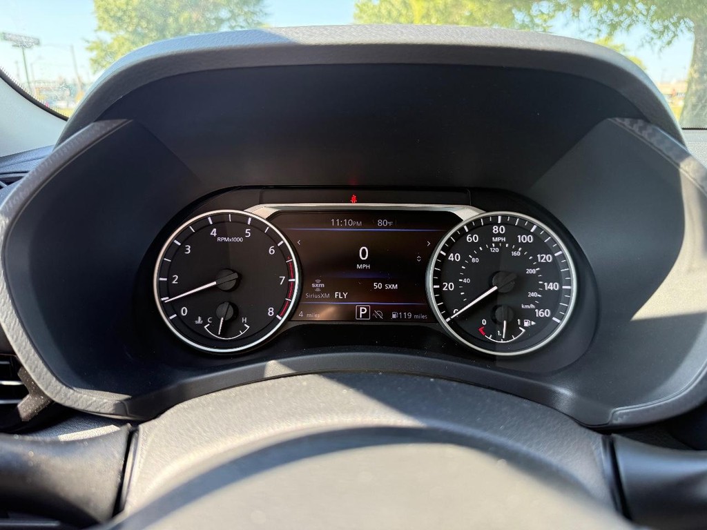 Nissan Sentra Vehicle Full-screen Gallery Image 07