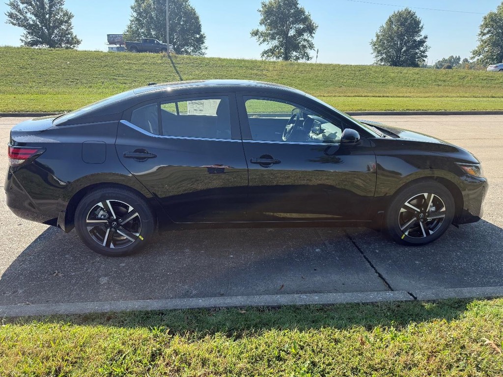 Nissan Sentra Vehicle Full-screen Gallery Image 18