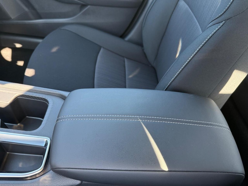 Nissan Sentra Vehicle Full-screen Gallery Image 19