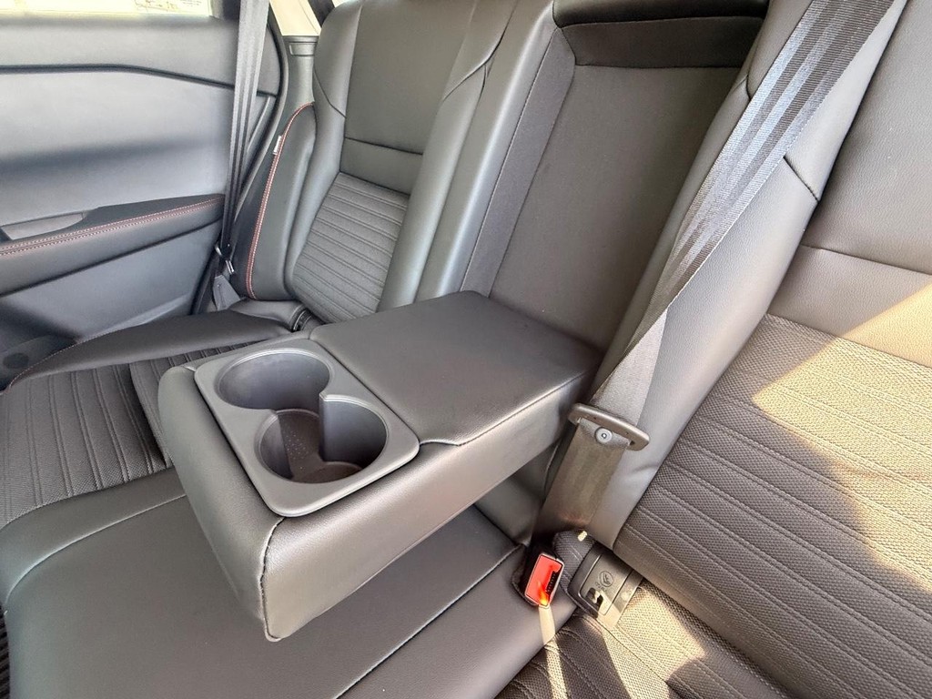 Nissan Rogue Vehicle Full-screen Gallery Image 20