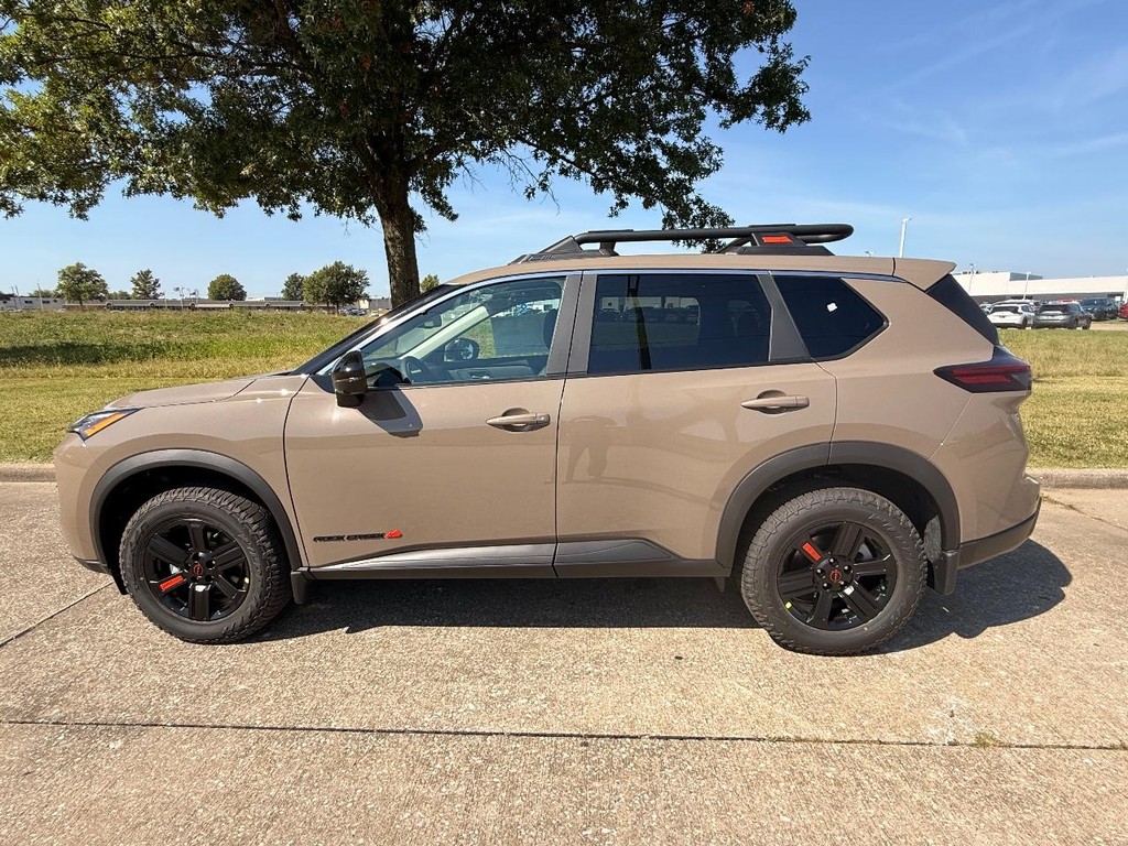 Nissan Rogue Vehicle Full-screen Gallery Image 28