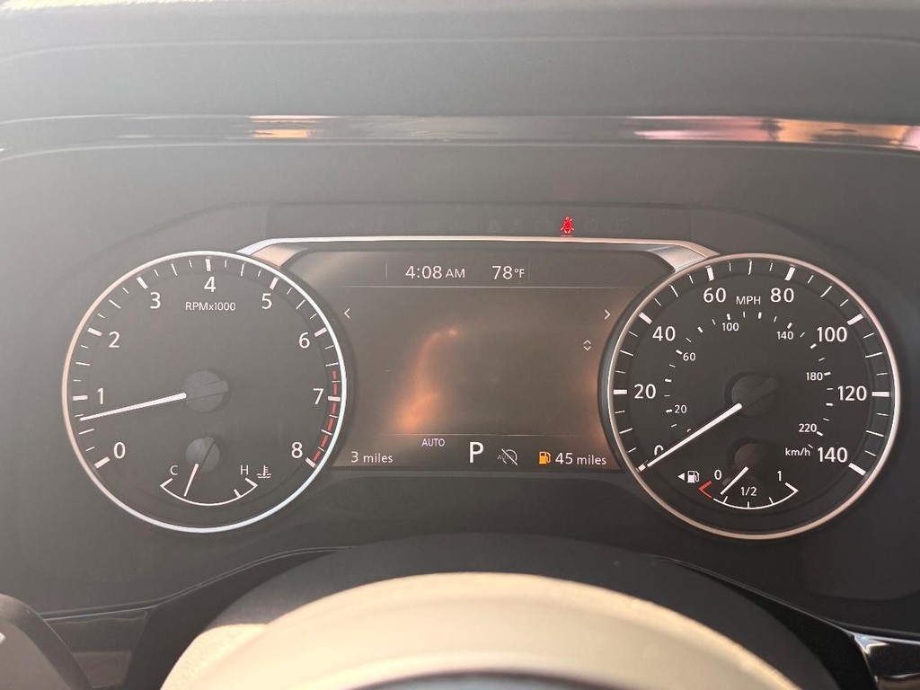 Nissan Pathfinder Vehicle Full-screen Gallery Image 13