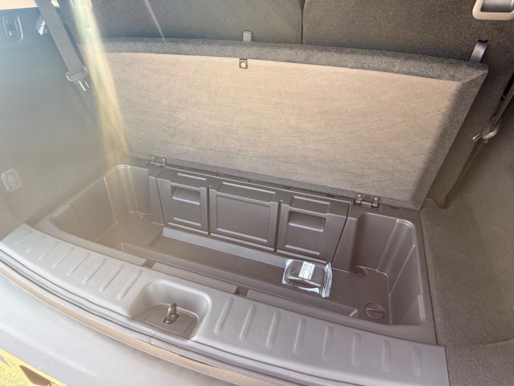 Nissan Pathfinder Vehicle Full-screen Gallery Image 24