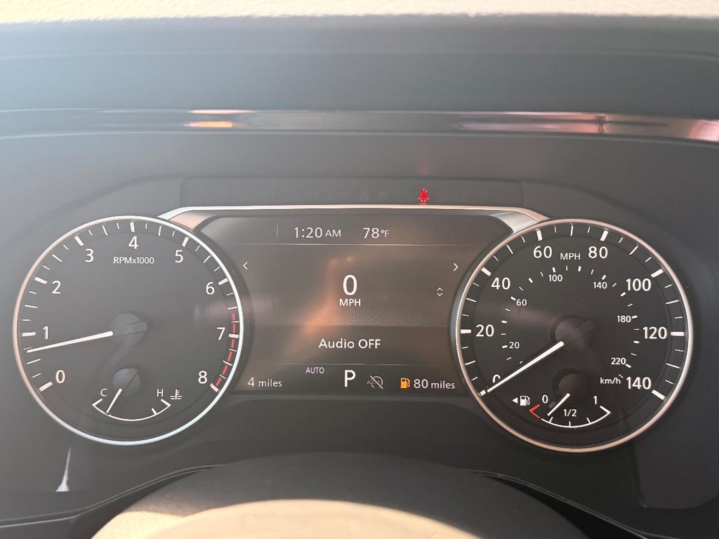 Nissan Pathfinder Vehicle Full-screen Gallery Image 16